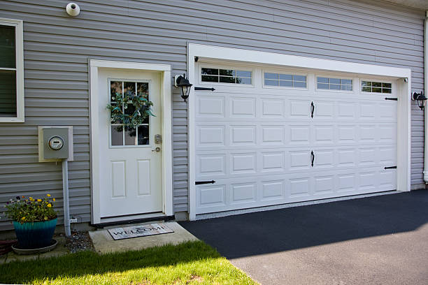 24/7 Emergency Garage Door Panel Replacement experts in Peach County County, GA